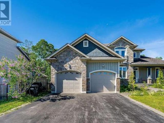 House for sale in Wasaga Beach, Central Ontario