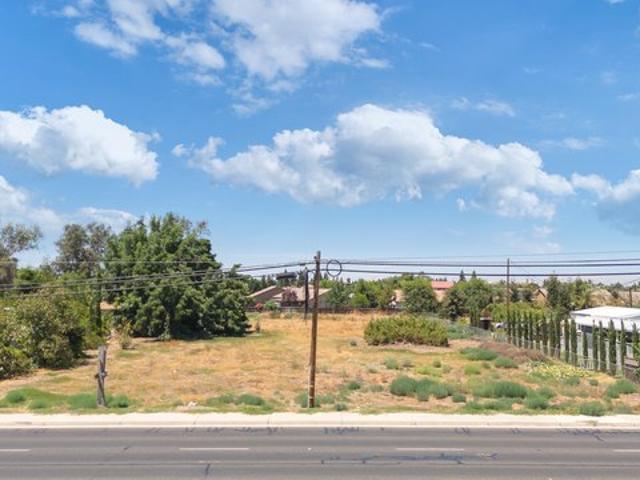 Land for sale in Tulare, California