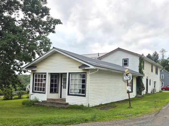 House for sale in Woodcock Township, Crawford County