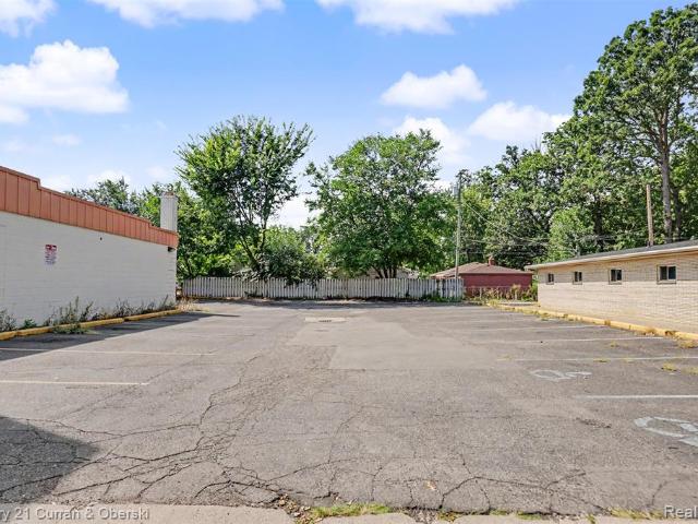 Commercial for sale in Snow Woods, Dearborn