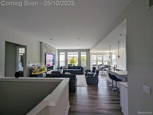 Condo for sale in Troy