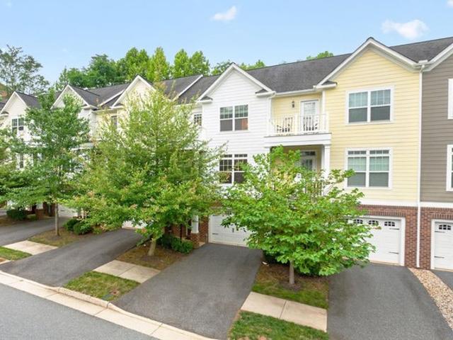 Townhouse for sale in Virginia