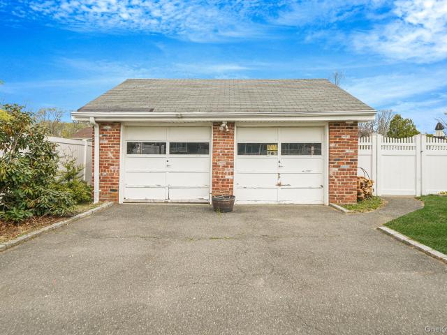 House for sale in Smithtown, New York