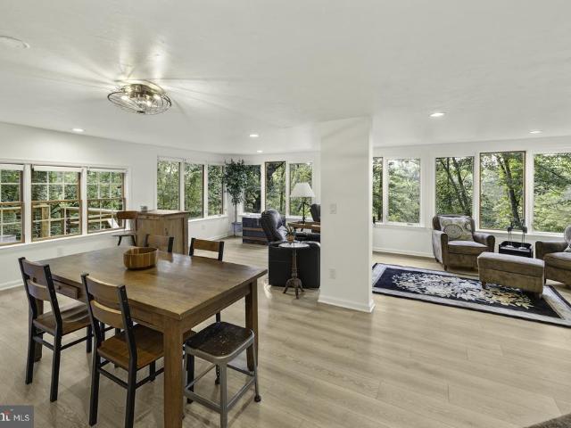 House for sale in New Oxford