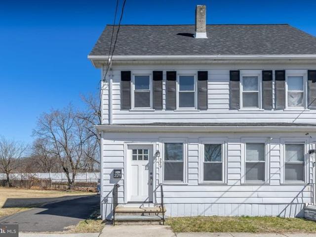 Townhouse for sale in Swedesboro, New Jersey