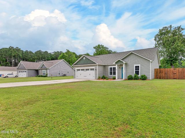 House for sale in Sneads Ferry, North Carolina