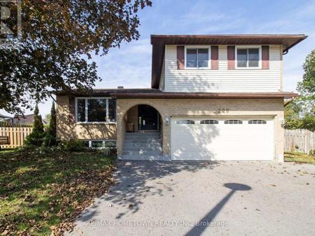 House for sale in Loyalist Park, Brockville