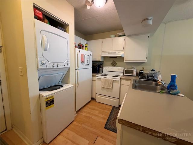 Condo for sale in Hillcrest, Boone