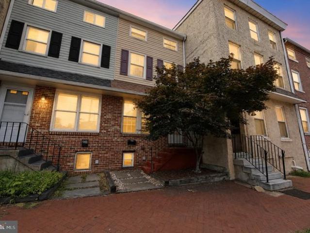 Townhouse for sale in Chester, Pennsylvania