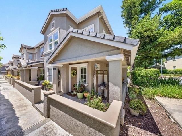 Townhouse for sale in Freedom, California