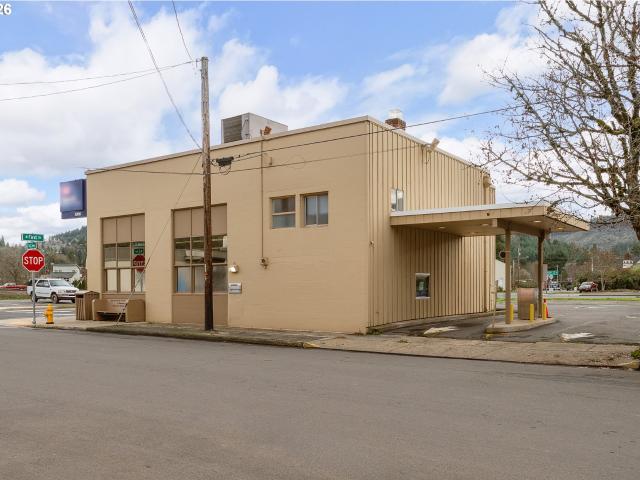Commercial for sale in Oregonia