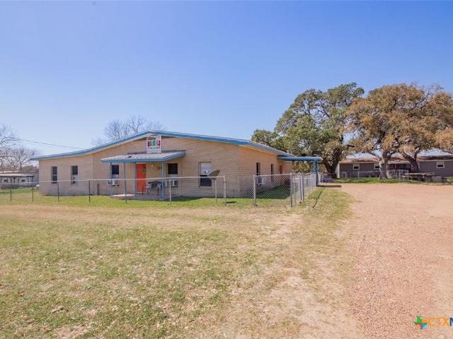 Commercial for sale in Goliad