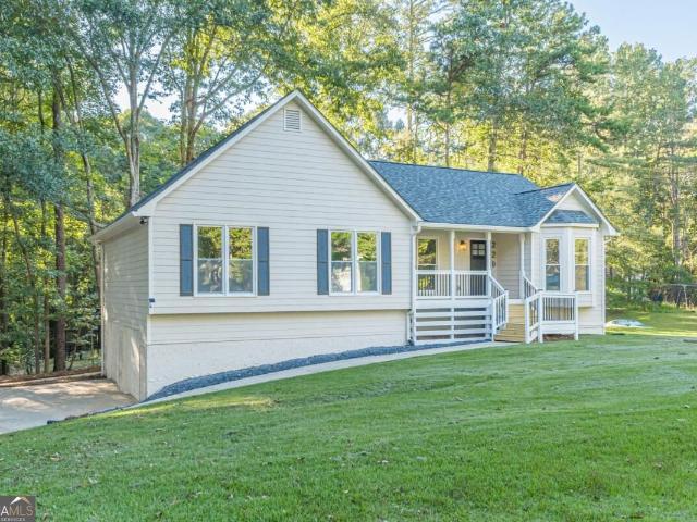 House for sale in South Paulding Woods, Douglasville