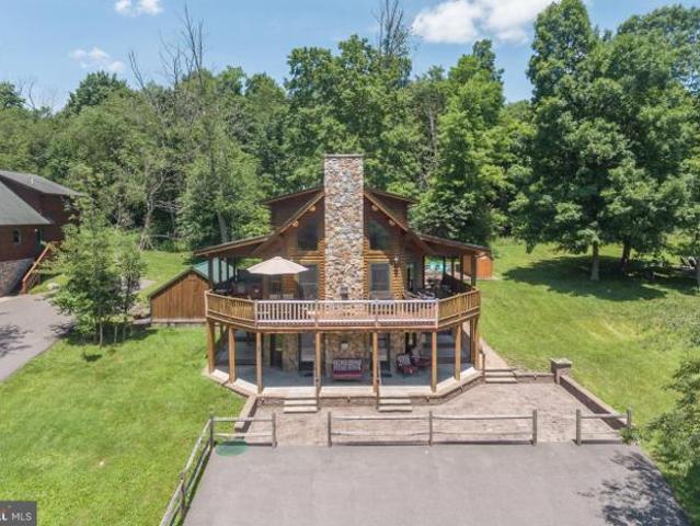House for sale in Garrett, Maryland