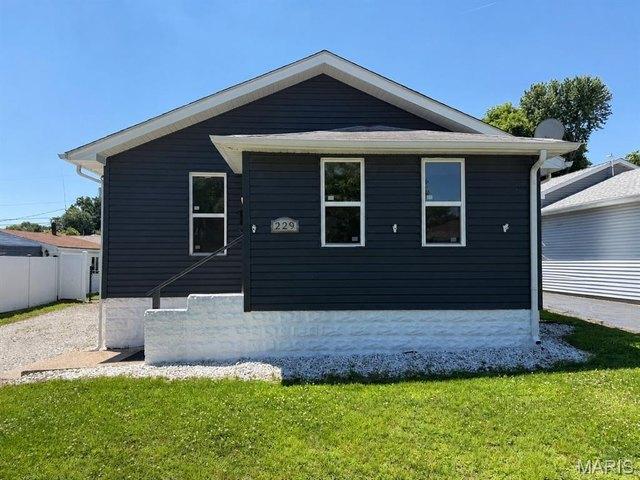 House for sale in Roxana, Illinois