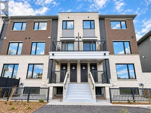 Townhouse for rent in Barrhaven West, Ottawa
