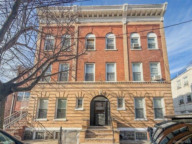 House for sale in Queens, Arverne