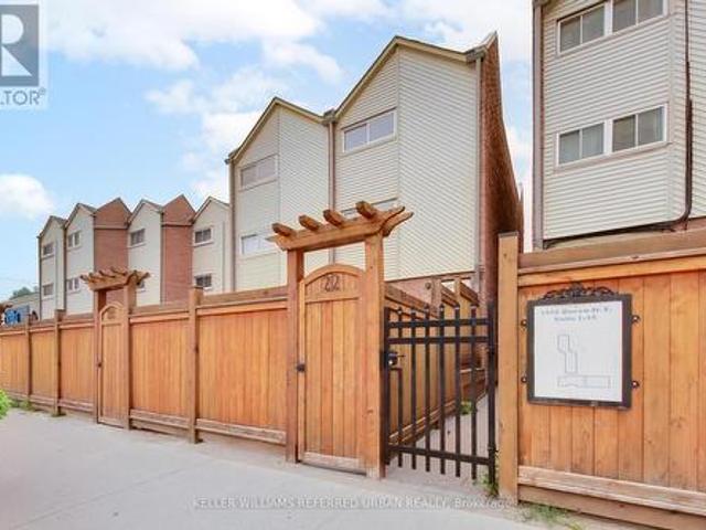 Townhouse for sale in Woburn, Ontario