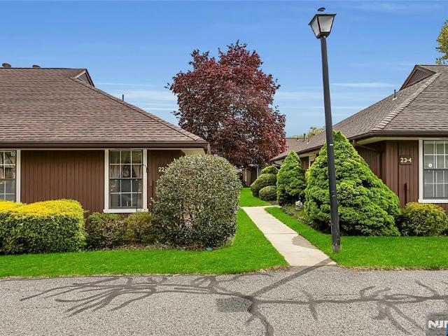 Condo for sale in Waldwick, New Jersey