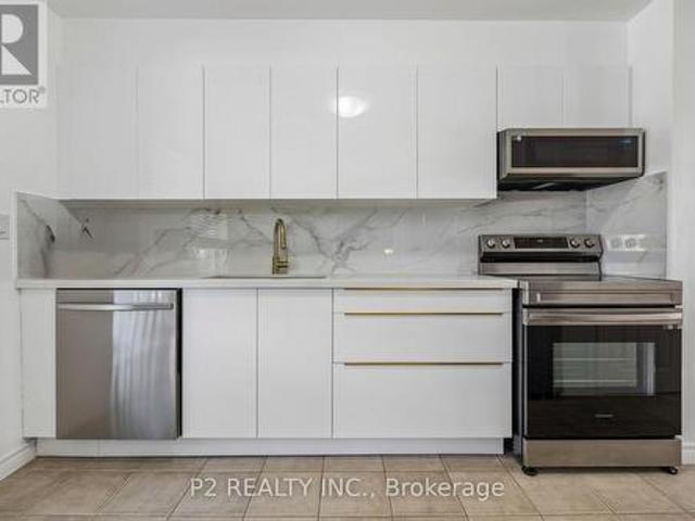 Townhouse for sale in Woburn, Ontario
