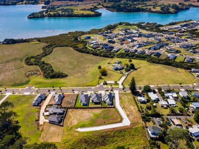 Land for sale in Awhitu