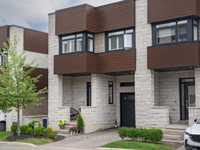 Townhouse for sale in Ancaster, Ontario