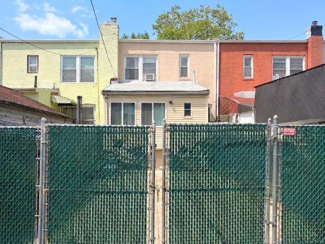 House for sale in Queens, Arverne