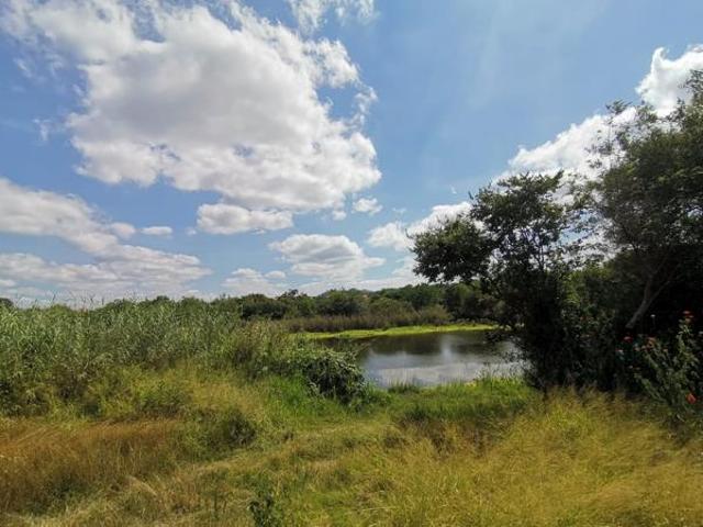 Land for sale in Hartbeespoort Dam Nature Reserve, North West