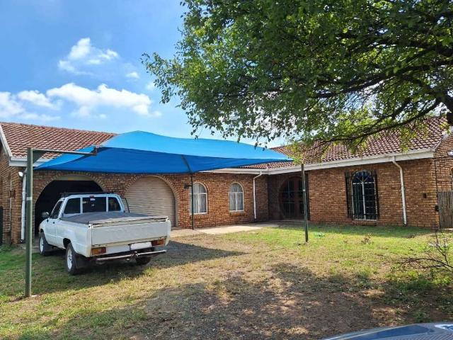 Farm for sale in Waterkloof, Gauteng