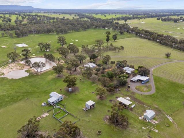 Cottage for sale in Ledcourt, Victoria