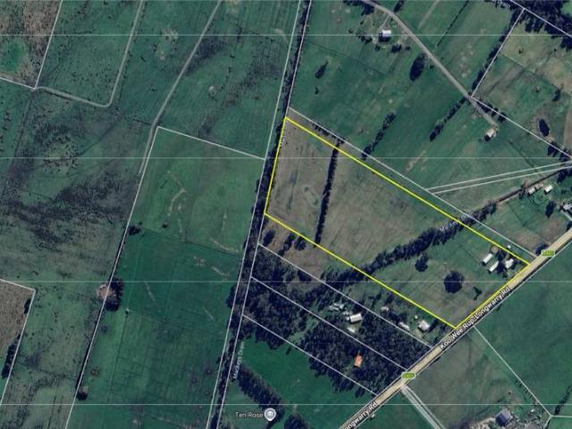 Cottage for sale in Longwarry, Victoria