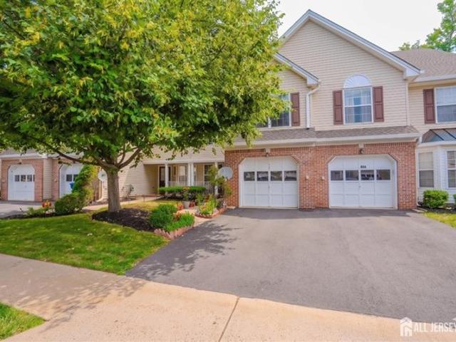 Townhouse for sale in North Brunswick, New Jersey