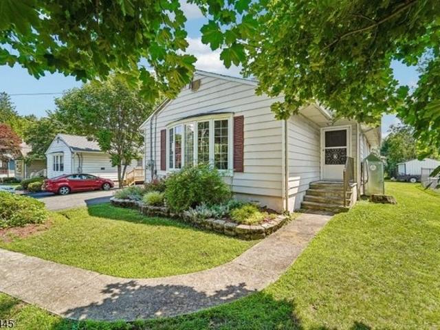 House for sale in Landing, New Jersey
