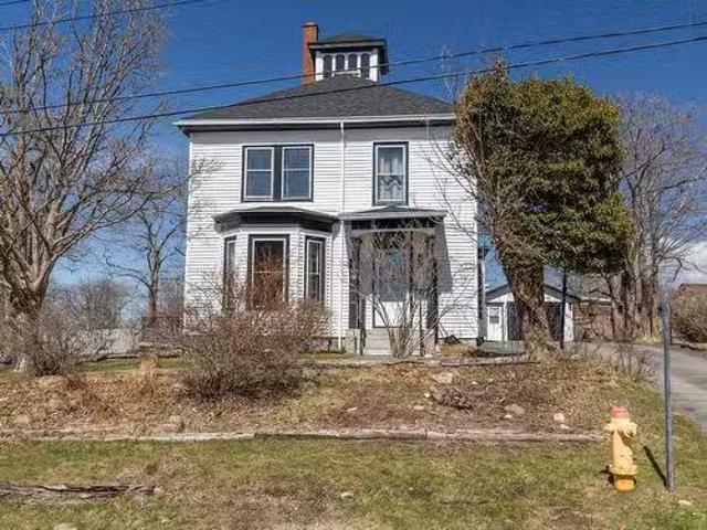 House for sale in Yarmouth, Nova Scotia