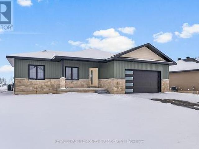 House for sale in Renfrew, Ontario