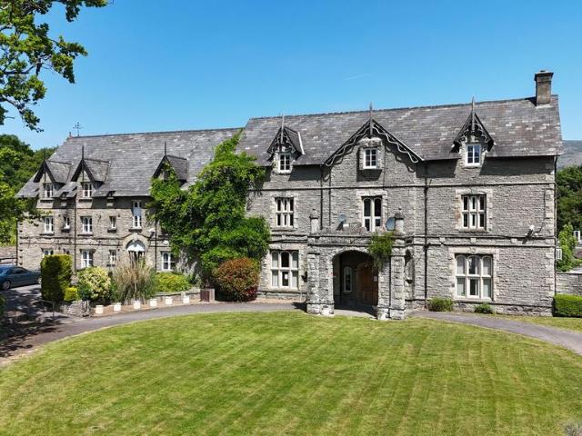 House for sale in Llangattock