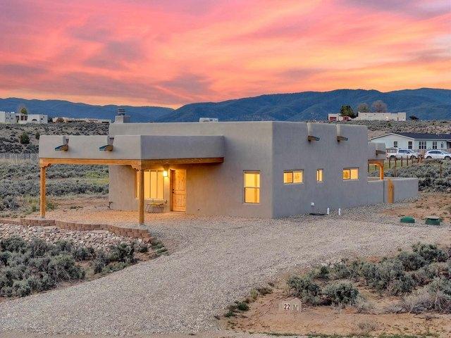 House for sale in Ranchos De Taos, New Mexico