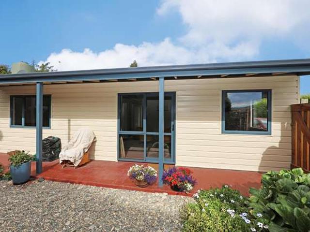 House for sale in Otakou