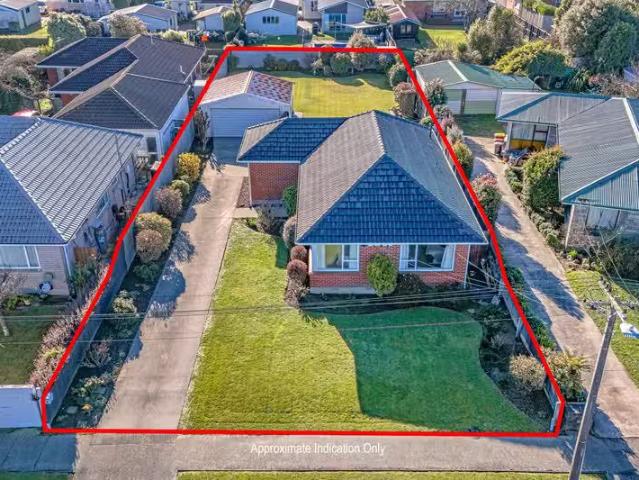 House for sale in Chaslands, Canterbury