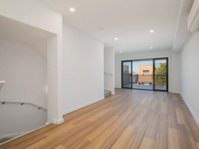 Townhouse for rent in Newcastle, Newcastle-Maitland