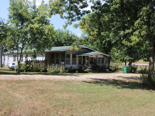 House for sale in Koshkonong, Missouri