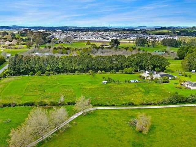 Property for sale in Paremoremo