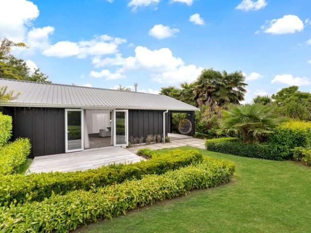 House for sale in Waimauku