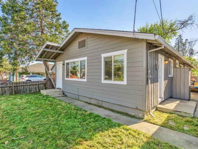Duplex for sale in Medford