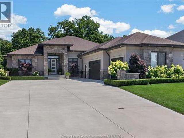 House for sale in Kingsville, Ontario