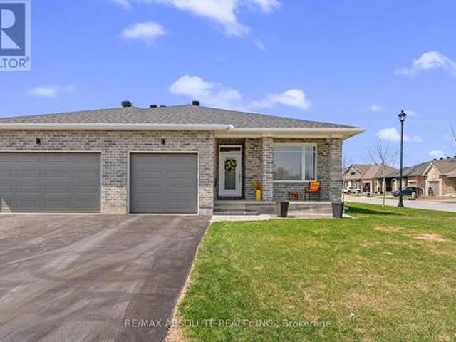 House for sale in Renfrew, Ontario