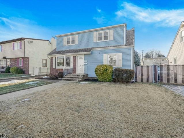 House for sale in Elmwood Park, New Jersey