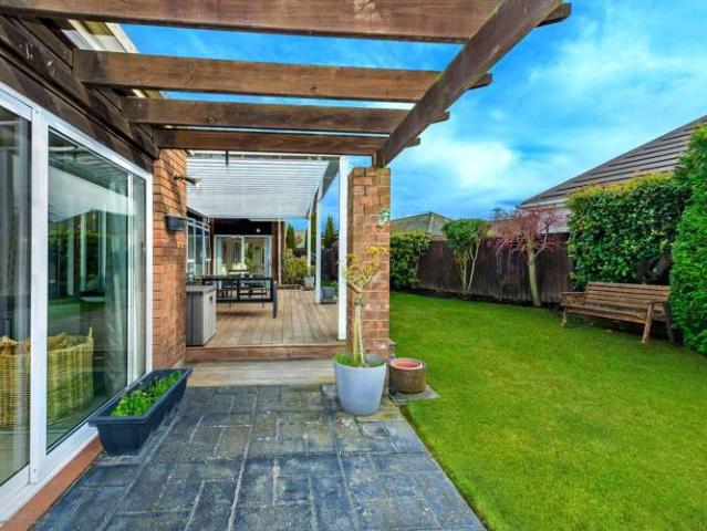 House for sale in Chaslands, Canterbury