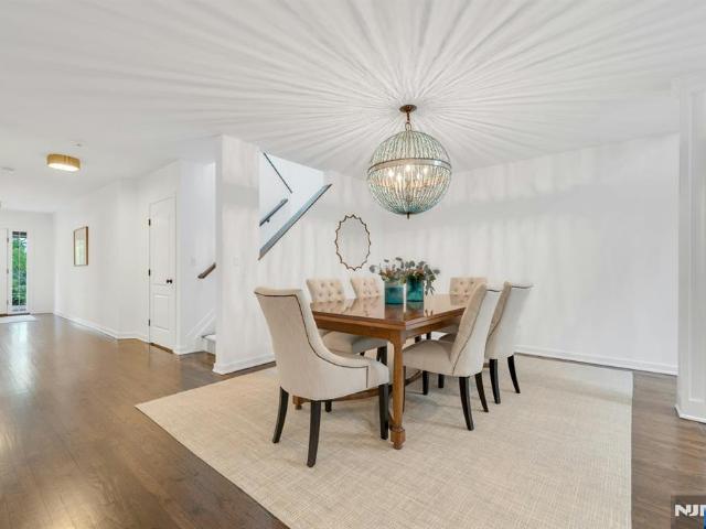 Townhouse for sale in Allendale, New Jersey