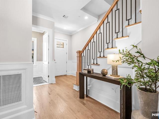 Townhouse for sale in Paramus, New Jersey